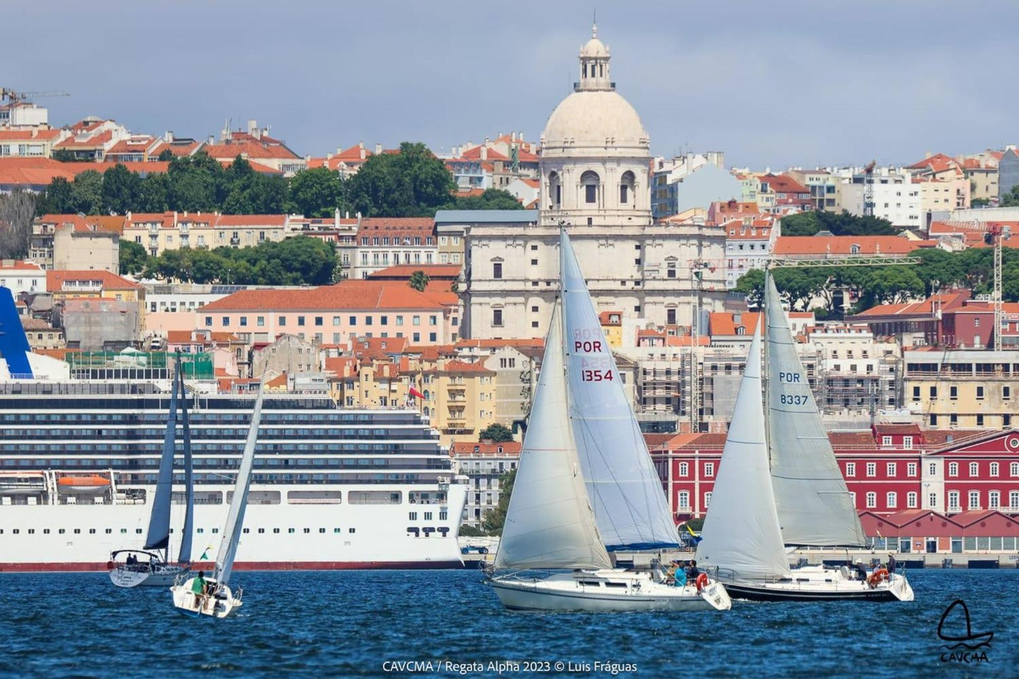 Be Local - Sleep Aboard The Santa Maria Sailing Boat In Lisbon Apartment Exterior foto