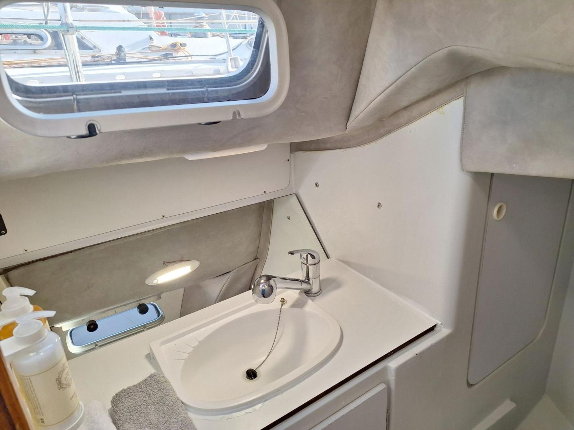 Be Local - Sleep Aboard The Santa Maria Sailing Boat In Lisbon Apartment Exterior foto
