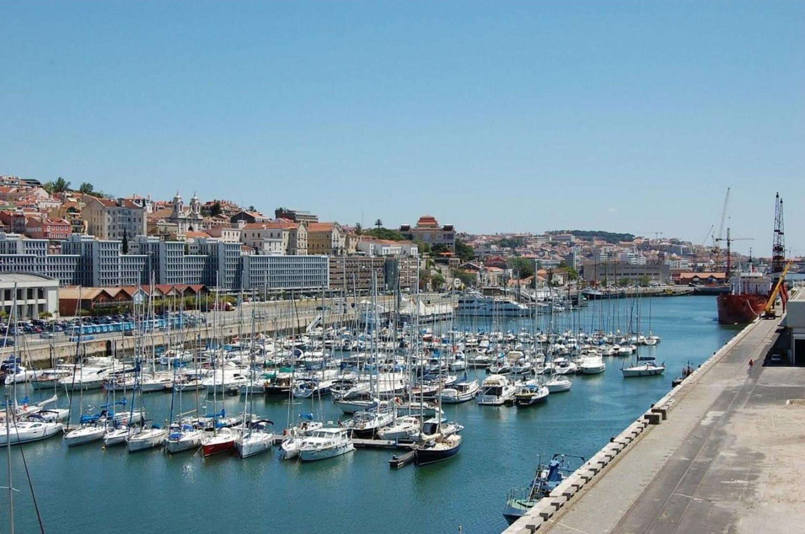 Be Local - Sleep Aboard The Santa Maria Sailing Boat In Lisbon Apartment Exterior foto